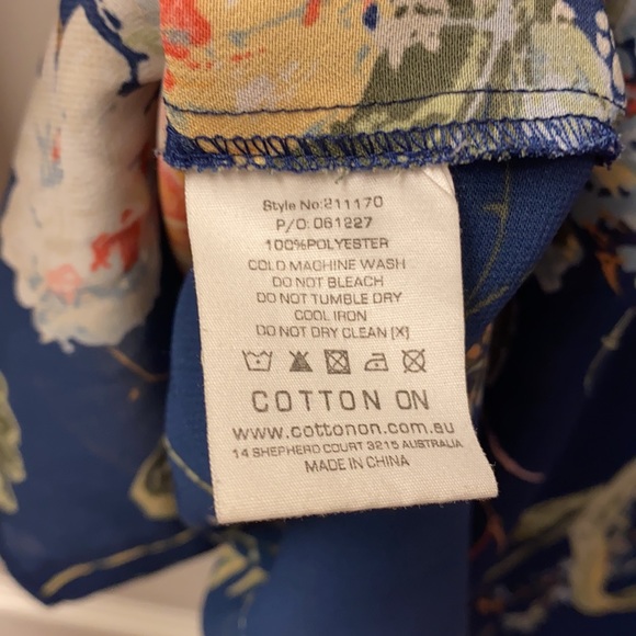 Blue floral top - Picture 5 of 5